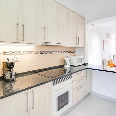 Lägenhet Modern Oasis 500m With Ac Wifi Pool