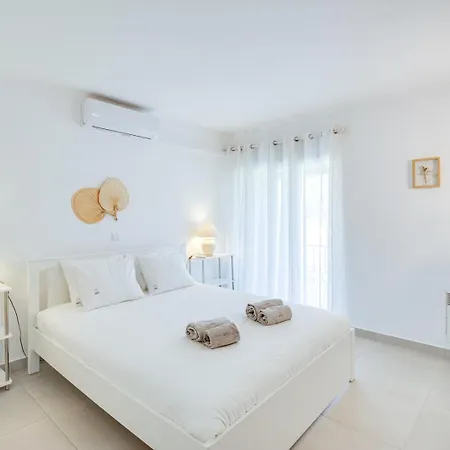 Modern Oasis 500m With Ac Wifi Pool Apartment